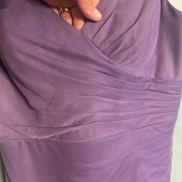 Bridesmaid Dress, it does have some dirty spots and the bottom is dirty. - Picture 7 of 12